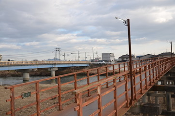 橋　曇り空