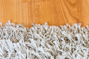 Flokatiteppich auf Laminatboden