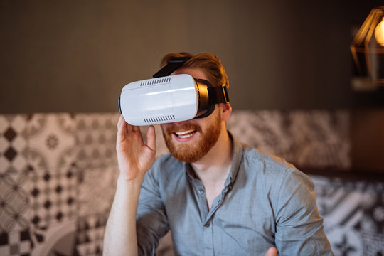 Integrating virtual reality into the experience