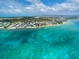 Karibik, Cayman Islands, Grand Cayman, George Town, Flug über George Town und den Seven Miles...