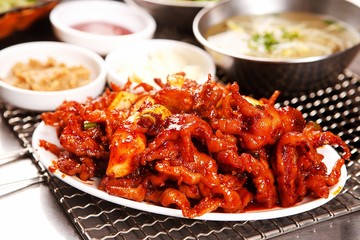 Spicy Stir-fried Chicken Feet, 매운닭발, 불닭발