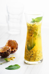 passion fruit juice with mint