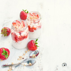 Yoghurt with strawberries