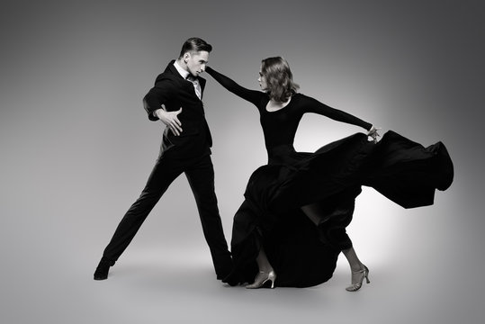 Expressive Dancers Of Tango