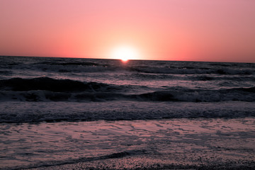 Fototapeta premium Boca Ciega Bay - Sunset Beach - Treasure Island, FL - Sunset on the Beach