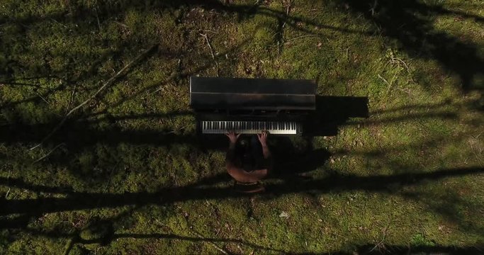 PIANO MUSIQUE COMPOSITEUR