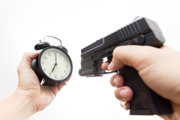 Kill time, Gun shooting clock.