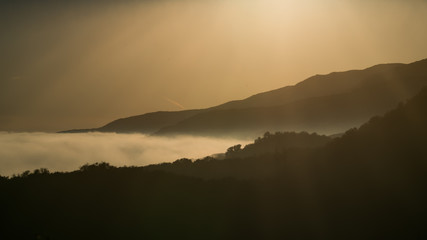 Obraz premium Fog cloud landscape panoramic view in Los Angeles California