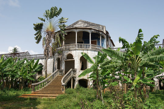 Ruine des Krankenhauses der Plantage Roca Agua Ize, Sao Tome, Afrika