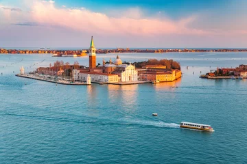 Fototapeten Luftaufnahme auf der Insel San Giorgio Maggiore, Venedig, Italien © sborisov