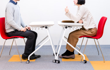 サムズアップ, 面談