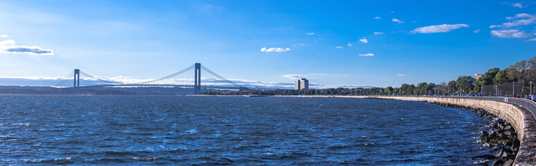 Panoramic sunset at the New York bridge
