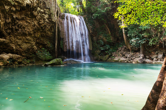 Waterfall in Thailand © Galyna Andrushko