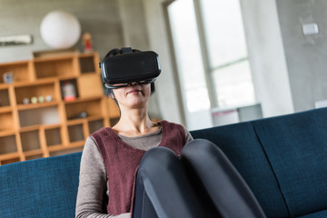 woman using vr