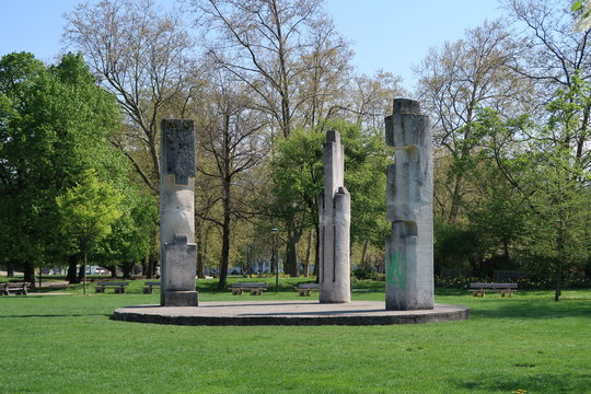 Statue dans le parc Paul Mistral