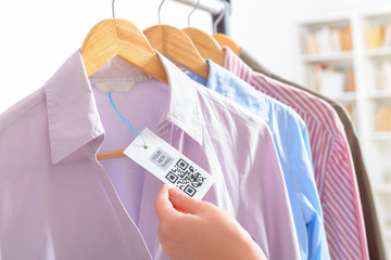 Cloth label with QR code
