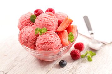 strawberry ice cream