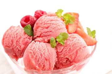strawberry ice cream