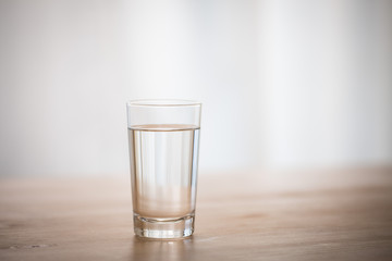 窓辺の水