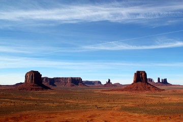 Fototapeta na wymiar Wüste und Felstürme im Monument Valley