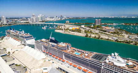 Obraz premium Miami aerial skyline with port and cruise ships, Florida - USA