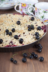 Sand cake with black currant