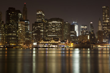 Fototapeta premium Manhattan skyline at Night Lights