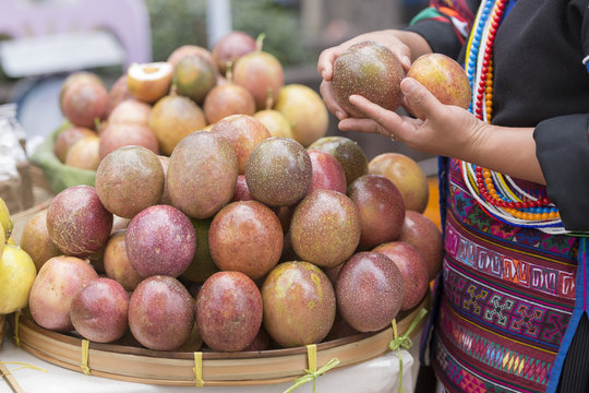 THAILAND CHIANG RAI MARKET FRUIT PASSIONFRUIT