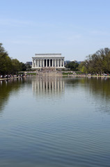 The Lincoln memorial reflected in pool