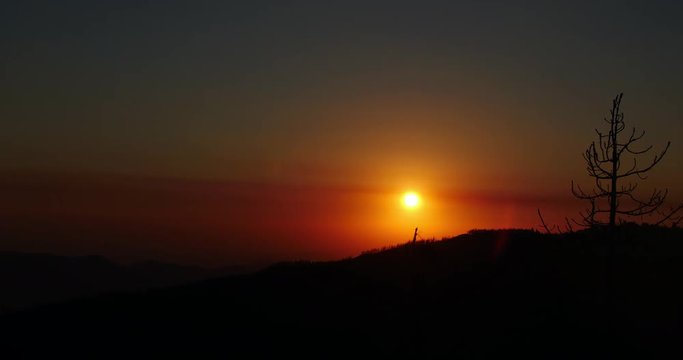 Beautiful Golden Sunset Time Lapse over Woodland Valley & Mountain Peaks - King's Canyon California