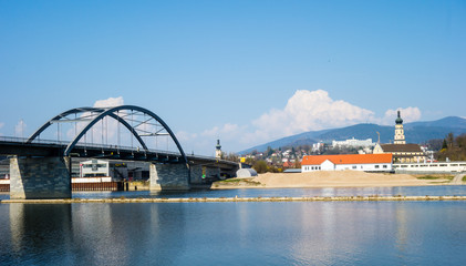 Obraz premium Panorama von Deggendorf in Bayerrn