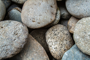 Stones for fountains and reservoirs.