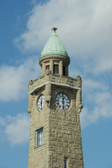 St. Pauli Landungsbrücken in Hamburg an der Elbe