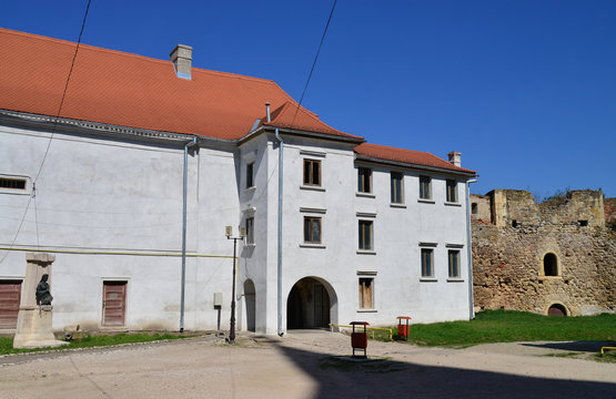 aiud medieval fortress entrance