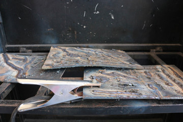 produces samples ,welding metal on iron plate