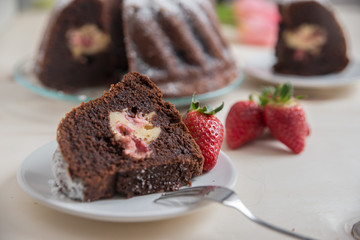 Fototapeta na wymiar Schokoladen Erdbeer Kuchen