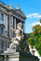 Obraz premium Statue of putti angels in Burggarten