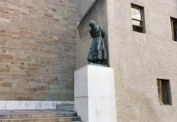 Fototapeta Statue of Jeremie par Rado at St Pierre Square Geneva obraz