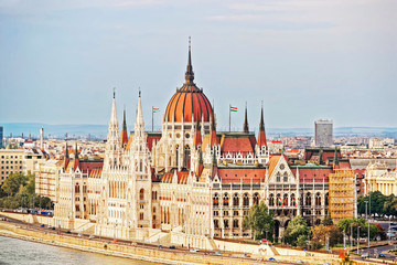 Fototapeta na wymiar Danube River and Hungarian Parliament house in Budapest