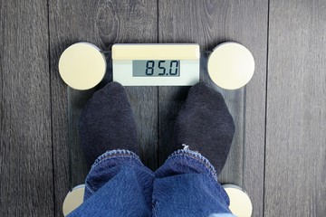 An Image of weighing - weigh