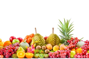 Poster Gruppe von tropischem frischem Obst und Gemüse isoliert auf weißem Hintergrund, Gruppe von reifen Früchten für gesundes Essen © peangdao