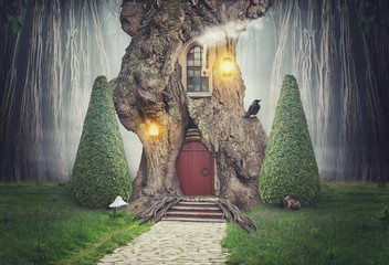 Obraz premium Wróżka dom w lesie fantazji