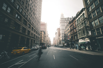 Fototapeta na wymiar City Perspective on 5th Avenue - New York