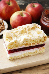 Layer fruit cake with meringue topping