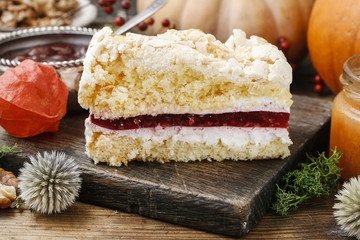 Layer fruit cake with meringue topping