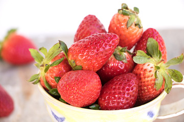 Frische Erdbeeren in einer Tasse