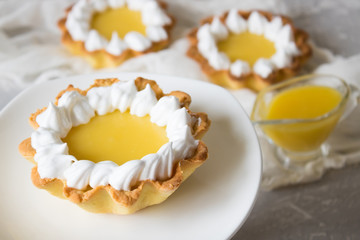 Lemon tartlets