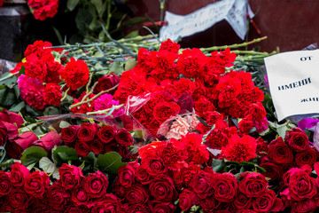 Flowers in memory of the victims in the St. Petersburg metro