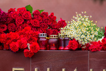 Flowers in memory of the victims in the St. Petersburg metro