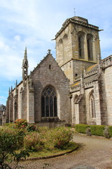 Fototapeta na wymiar Eglise Saint Ronan à Locronan